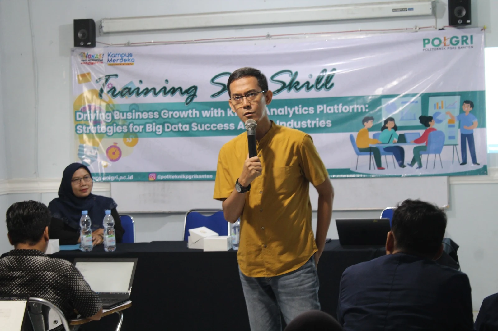 Sukseskan Acara Training Soft Skill - Big Data Analysis dengan KNIME