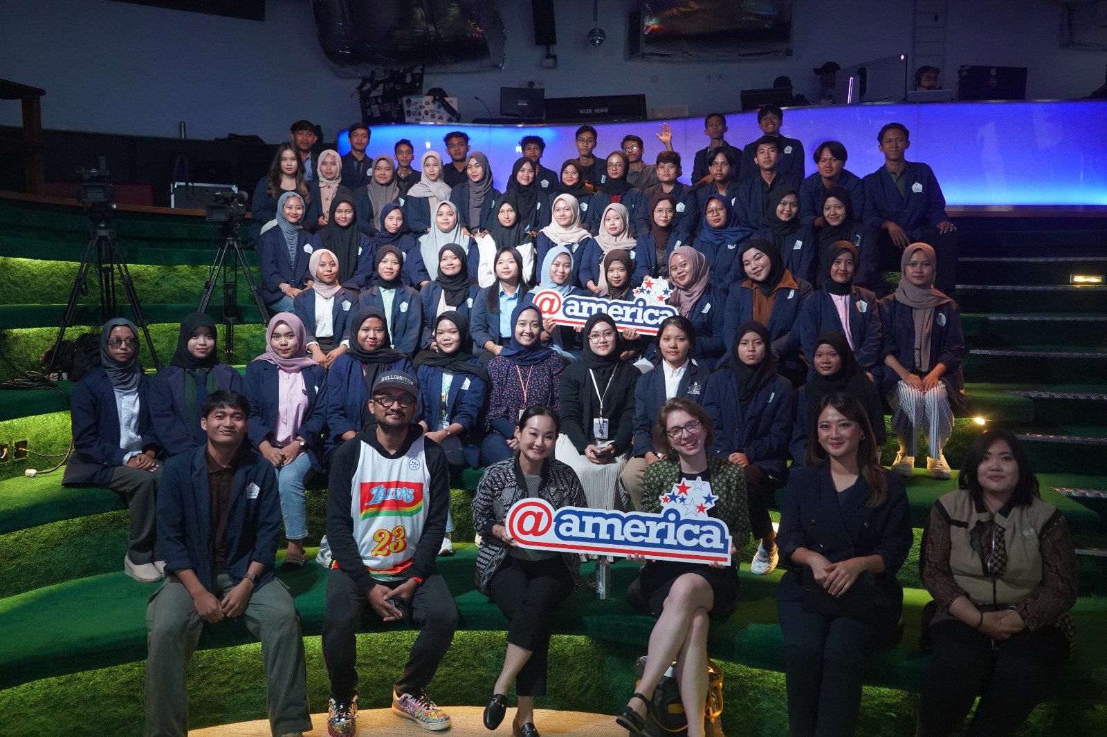 Bisnis Digital Politeknik PGRI Banten GO INTERNASIONAL, di undang acara "Next Gen Network for Creatives and Entrepreneurs" oleh @america dari Pusat Kebudayaan Amerika Serikat